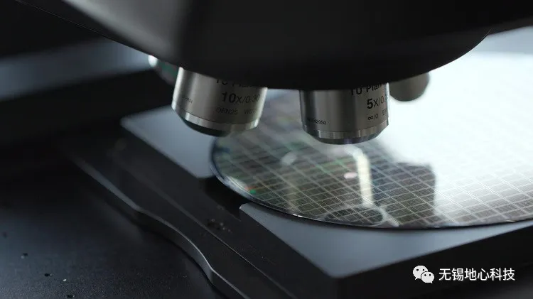 Wafer Defect Inspection: Solving the "Auto‑Focus Tracking" Challenge to Improve Detection Accuracy and Efficiency